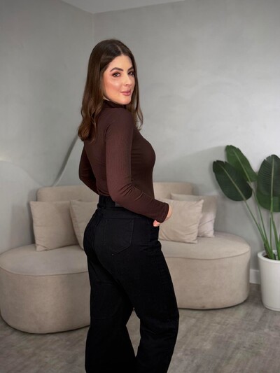 Foto Blusinha Gola Alta Canelada Gaby
