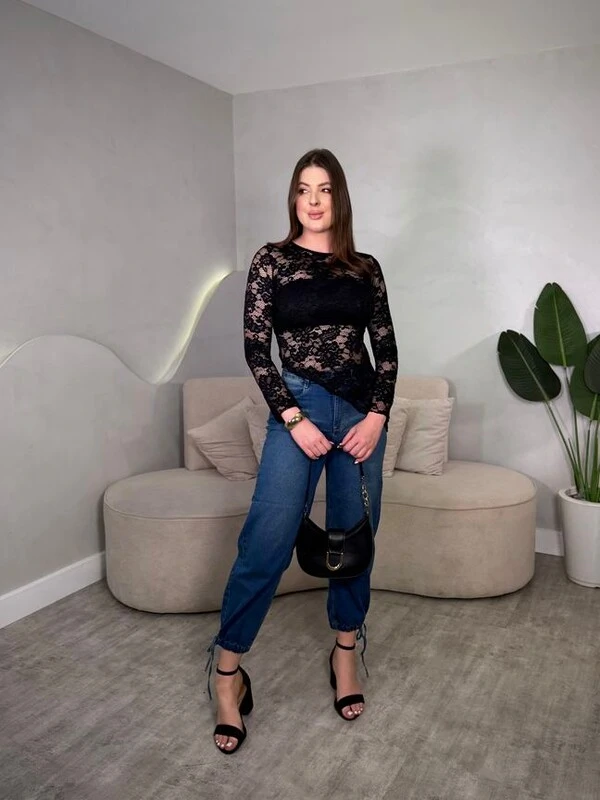 Blusinha Rendada Manga Longa Julia