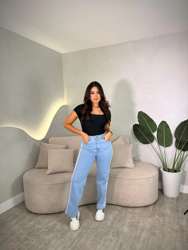 Calça Wide Lady Lu Com Listras Laterais