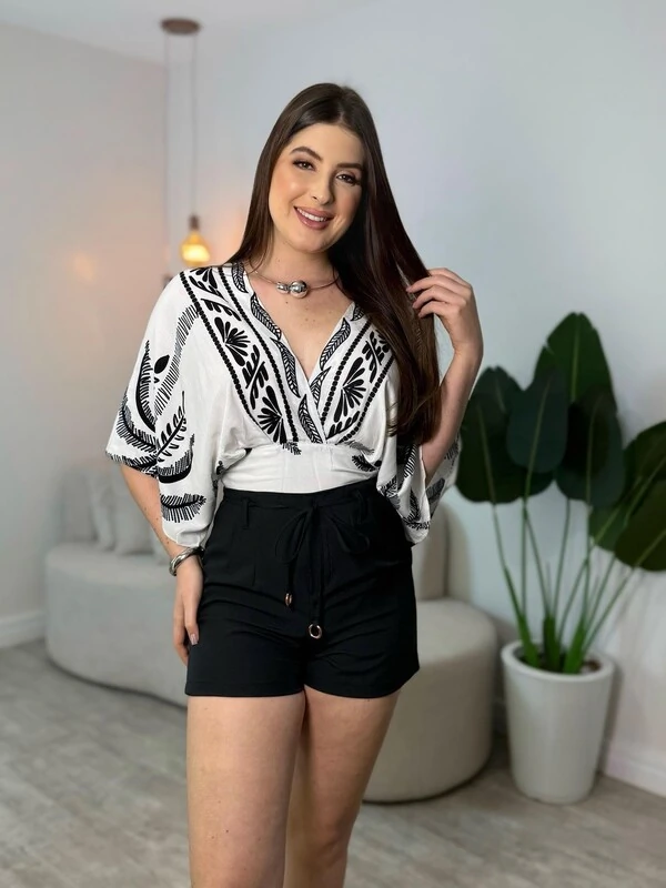 Cropped Vanessa