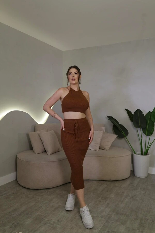 Conjunto Cropped E Saia Midi Melani