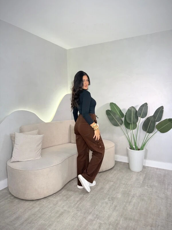 Calça Jeans Wide Leg Cargo Cintura Alta Astri