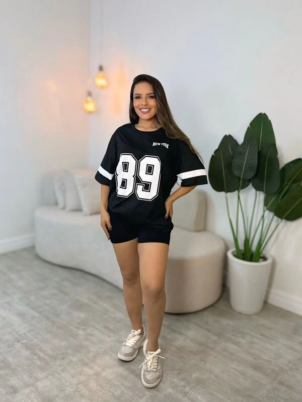 T-Shirt Over Glitter