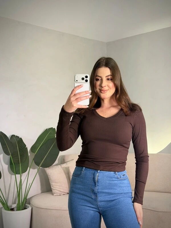 Blusinha Vitória Gola Em V BYE BYE