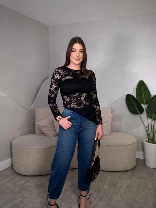 Blusinha Rendada Manga Longa Julia