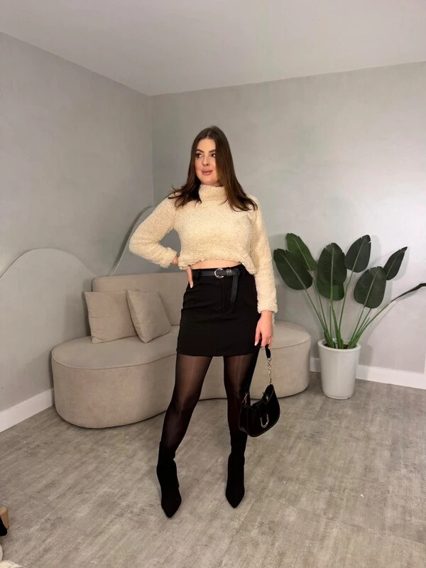 Cropped Gola Alta Em Pelinho