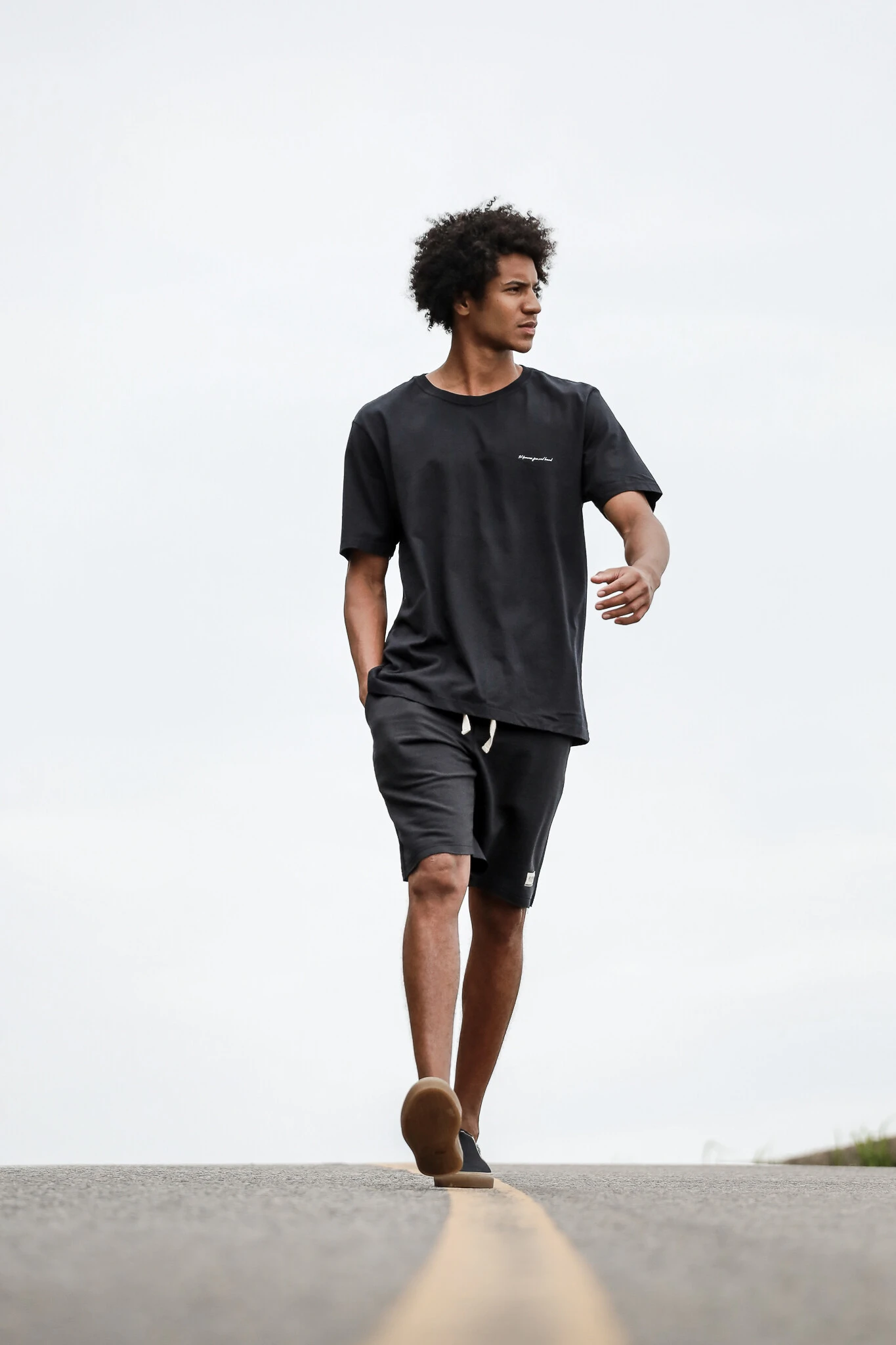 Camiseta básica ST Hommes em uso na rotina