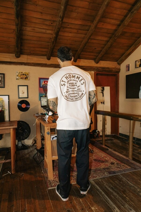 Camiseta Made By Hand