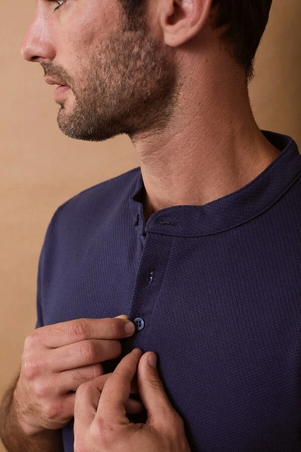 Camiseta Classic Henley