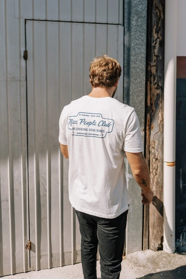 Camiseta Nice People Club