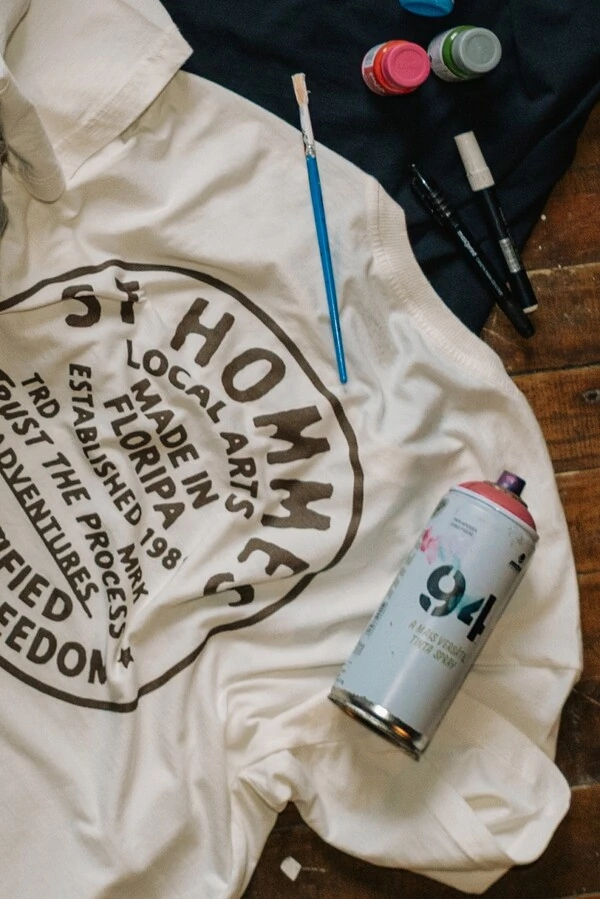 Camiseta Made By Hand
