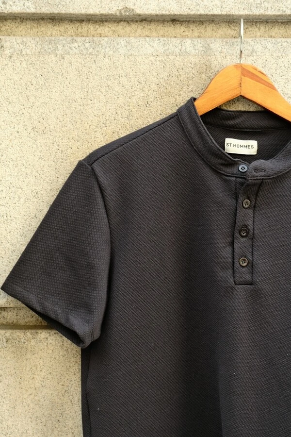 Camiseta Classic Henley
