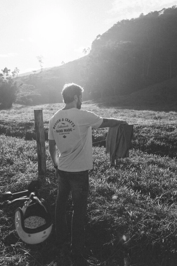 Camiseta Design and Crafts