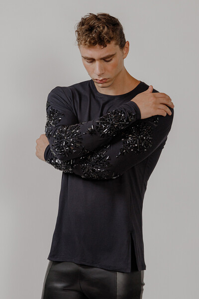 Foto T-Shirt Manga Longa Bordado Camafeu