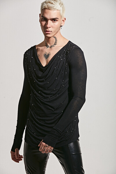 Foto Camiseta Degagê Bordada em Vidrilhos e Paetês