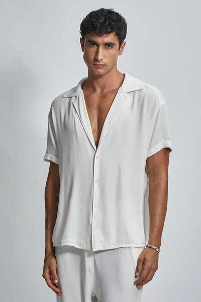 Foto Camisa Vital Ampla com Gola Dupla em Viscose