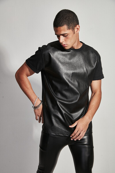 Foto Camiseta Em Couro Básica