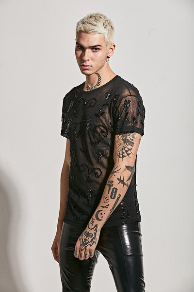 Foto Camiseta em Tule de Algodão Bordada