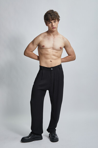 Foto Calça Vital em Alfaiataria de Viscose