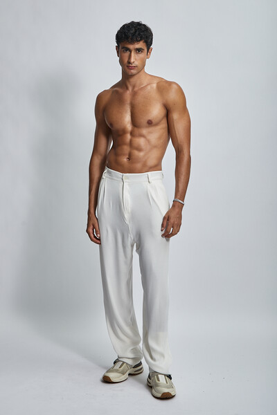 Foto Calça Vital em Alfaiataria de Viscose