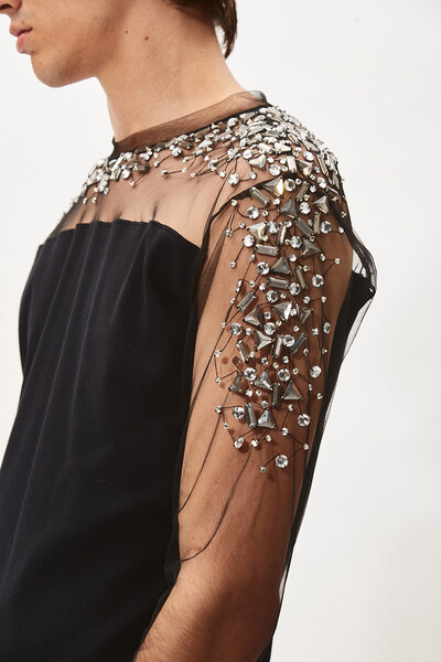 FotoCamiseta em Pala de Tule Bordada com Cristais