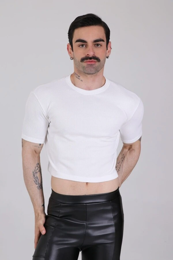 Cropped Manga Curta Canelada