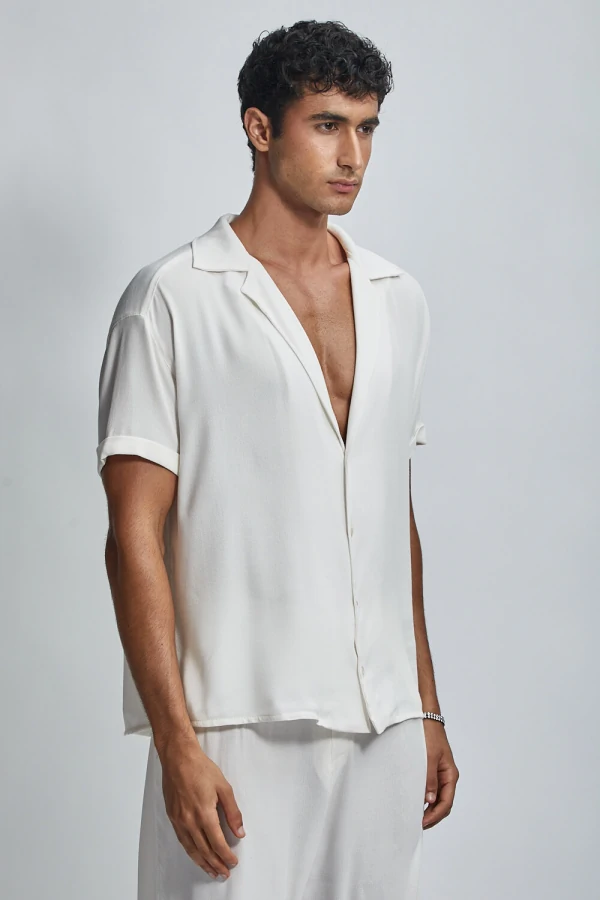 Camisa Vital Ampla com Gola Dupla em Viscose