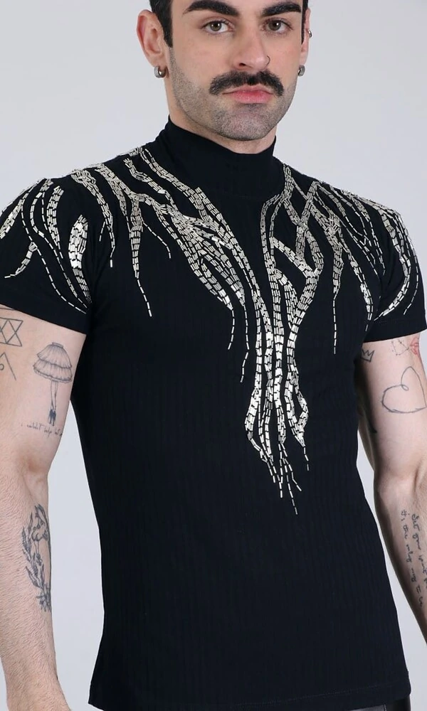 Camiseta Bordado Abstrato em Vidrilhos