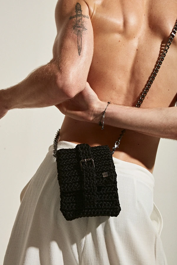 Bolsa em Crochê Manual com Alça de Correntes