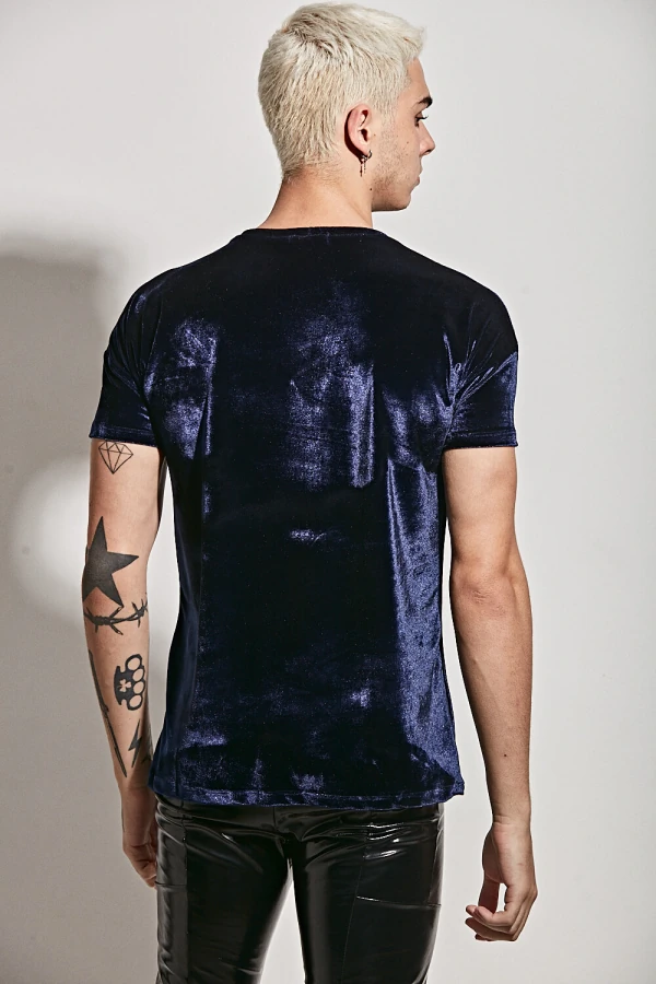 Camiseta em Veludo Bordada