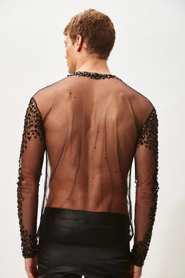 Camiseta em Tule Invisible Preto Bordada com Cristais