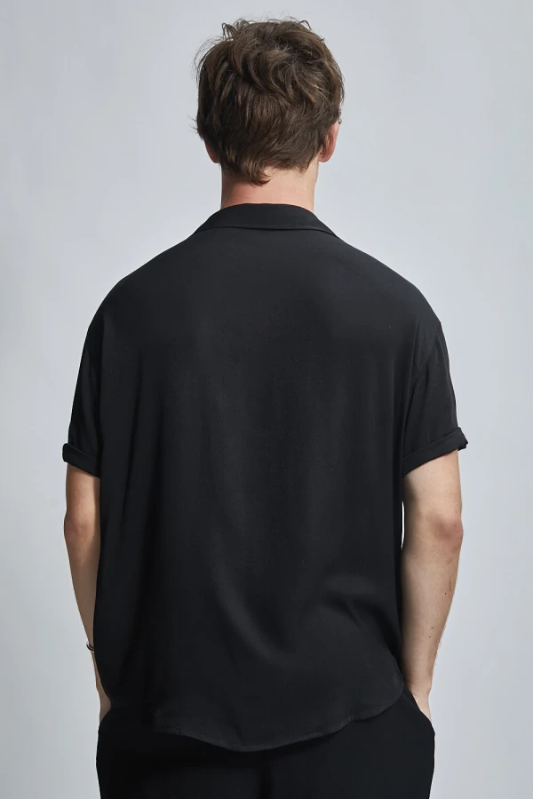 Camisa Vital Ampla com Gola Dupla em Viscose