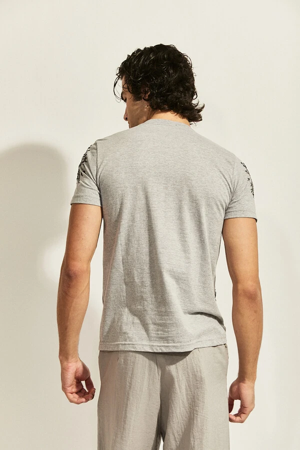 Camiseta Estelar Maré Bordada
