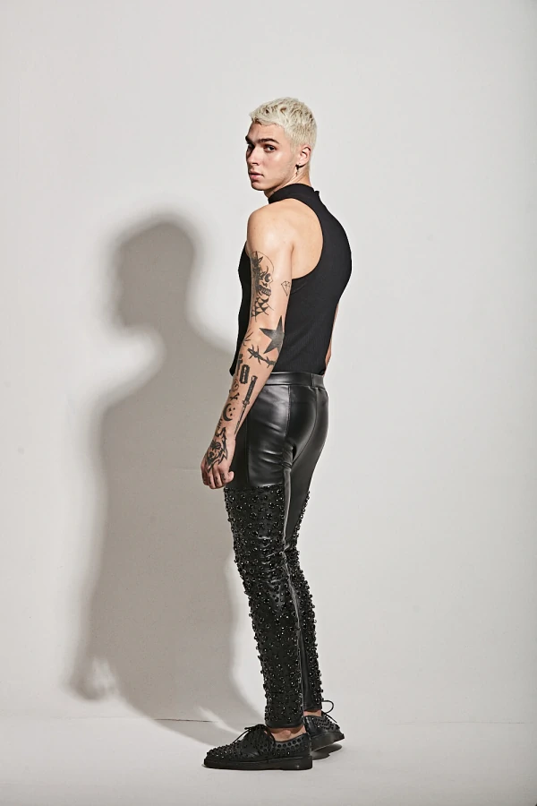 Legging Neoleather Bordada em Cristais