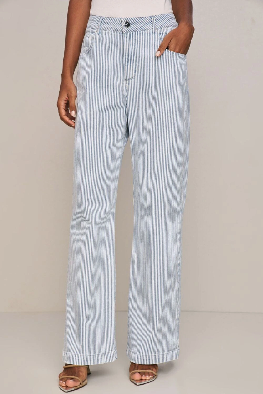 Foto Calça Wide Leg Listrada