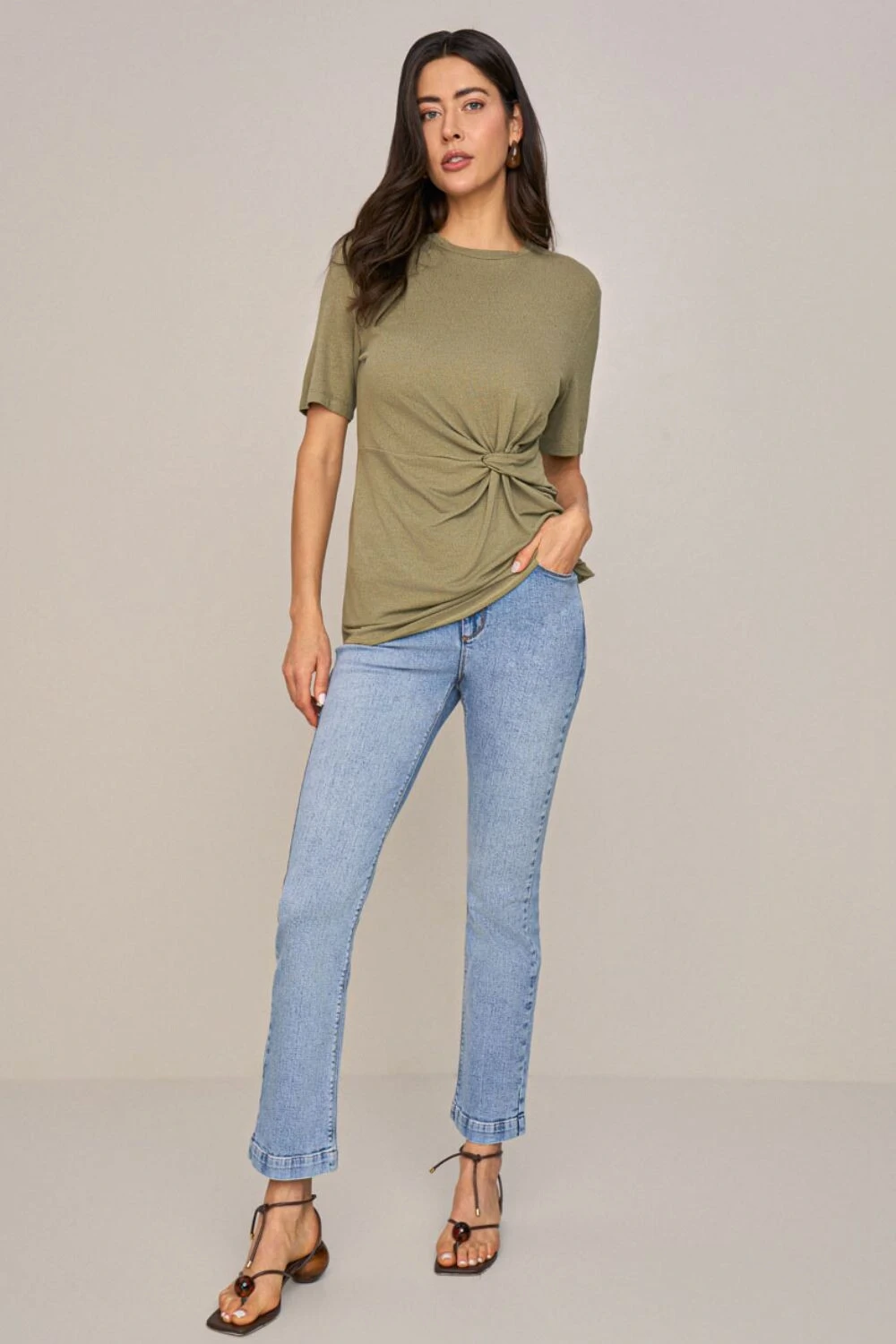 FotoBlusa Alongada Detalhe Torcido