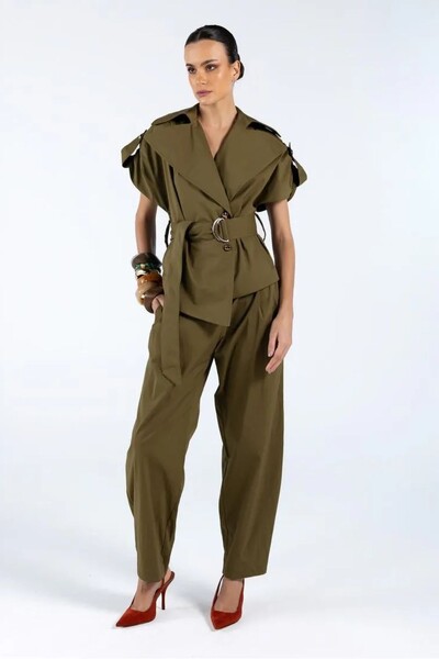 Foto Calça Cenoura com Pregas