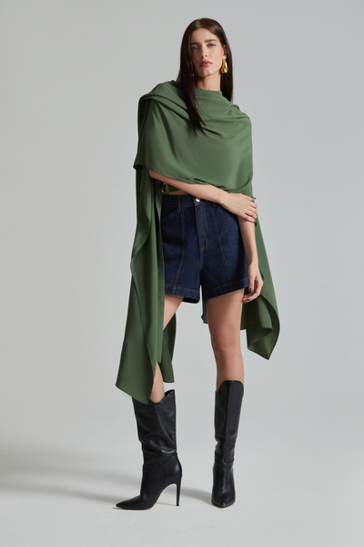 Foto Blusa Isabel Sobreposição Frontal Fechamento Com Fivela Metálica