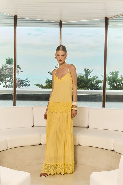 Foto Vestido Longo Tarquinado com Renda Aplicada