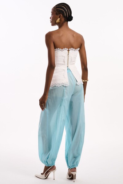 Foto Corselet Estruturado em Renda