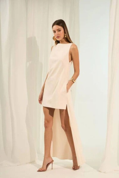 Foto Vestido Frente Curta Costas Longa