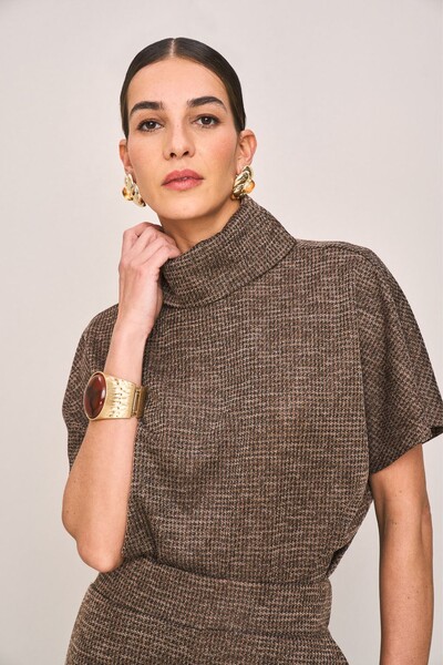 Foto Blusa Ampla Gola Alta Pied