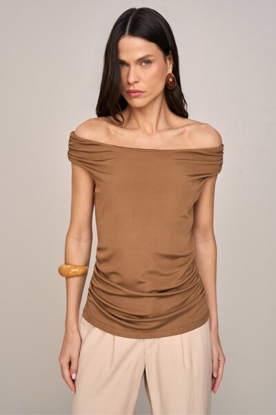 FotoBlusa Ombro a Ombro Detalhe Franzido