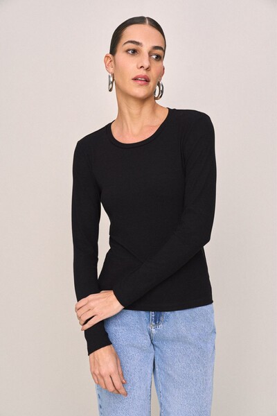 Foto Blusa Manga Longa Decote Careca