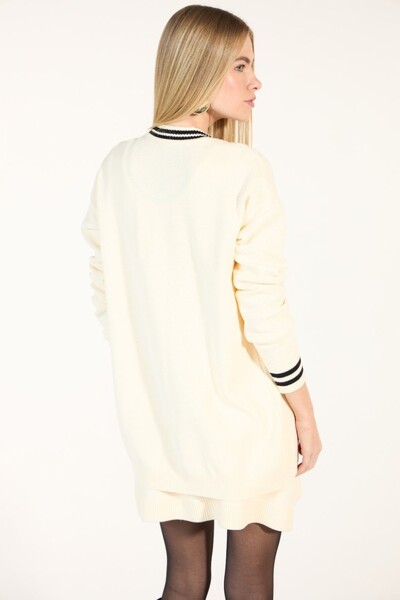 FotoTrijunto Blusa Saia e Cardigan