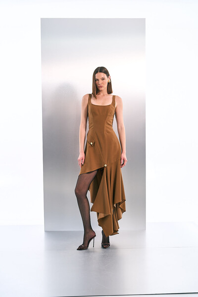 Foto Vestido com Saia Assimétrica