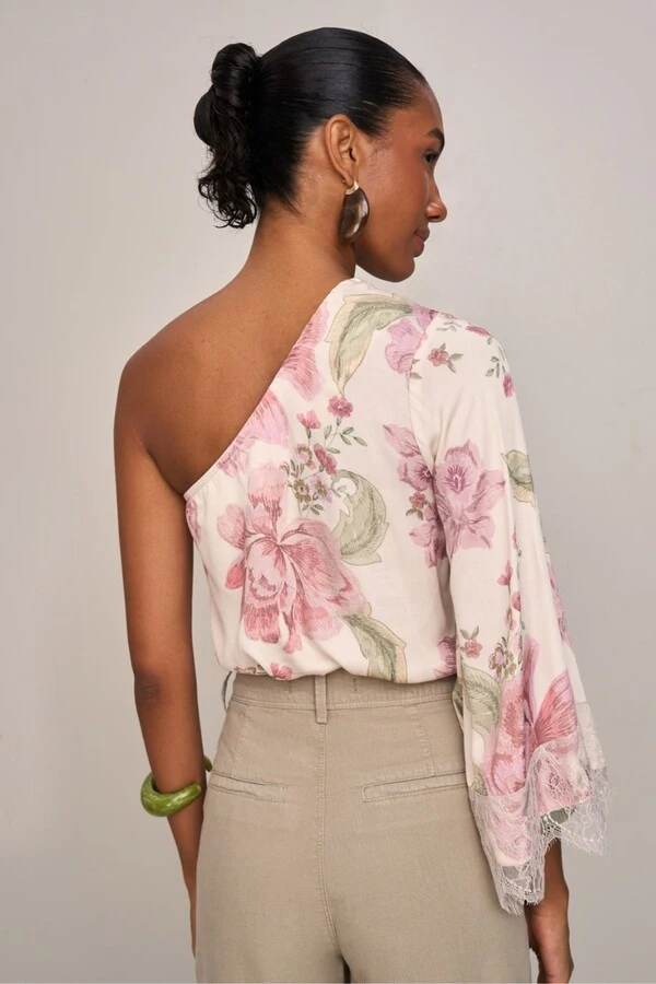 Blusa Ombro Só Detalhe Renda
