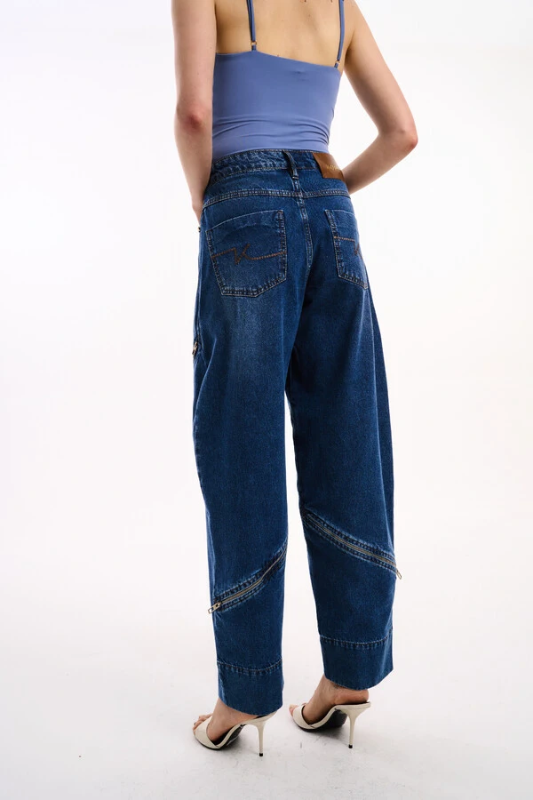 Calça Jeans Detalhe Ziper