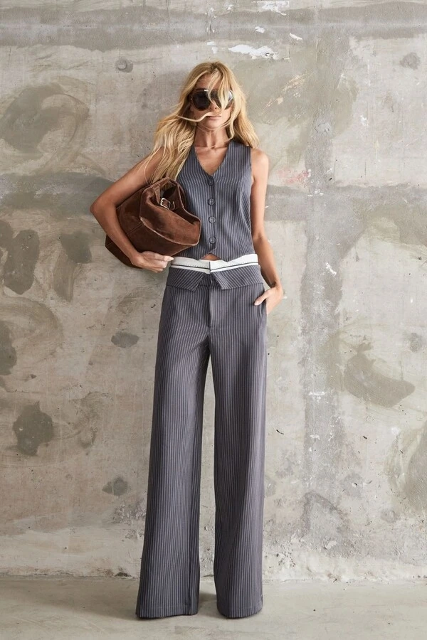 Conjunto Colete E Pantalona Risca de Giz