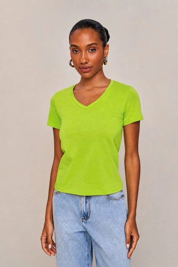 Blusa Manga Curta Gola V